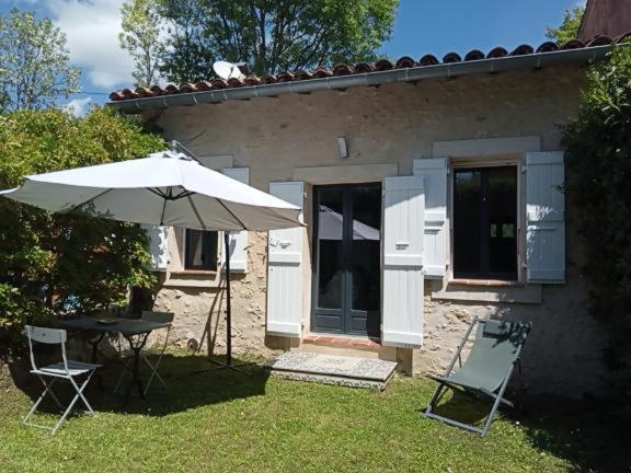Maison En Pierre Restauree Avec Jardin Ош Екстериор снимка