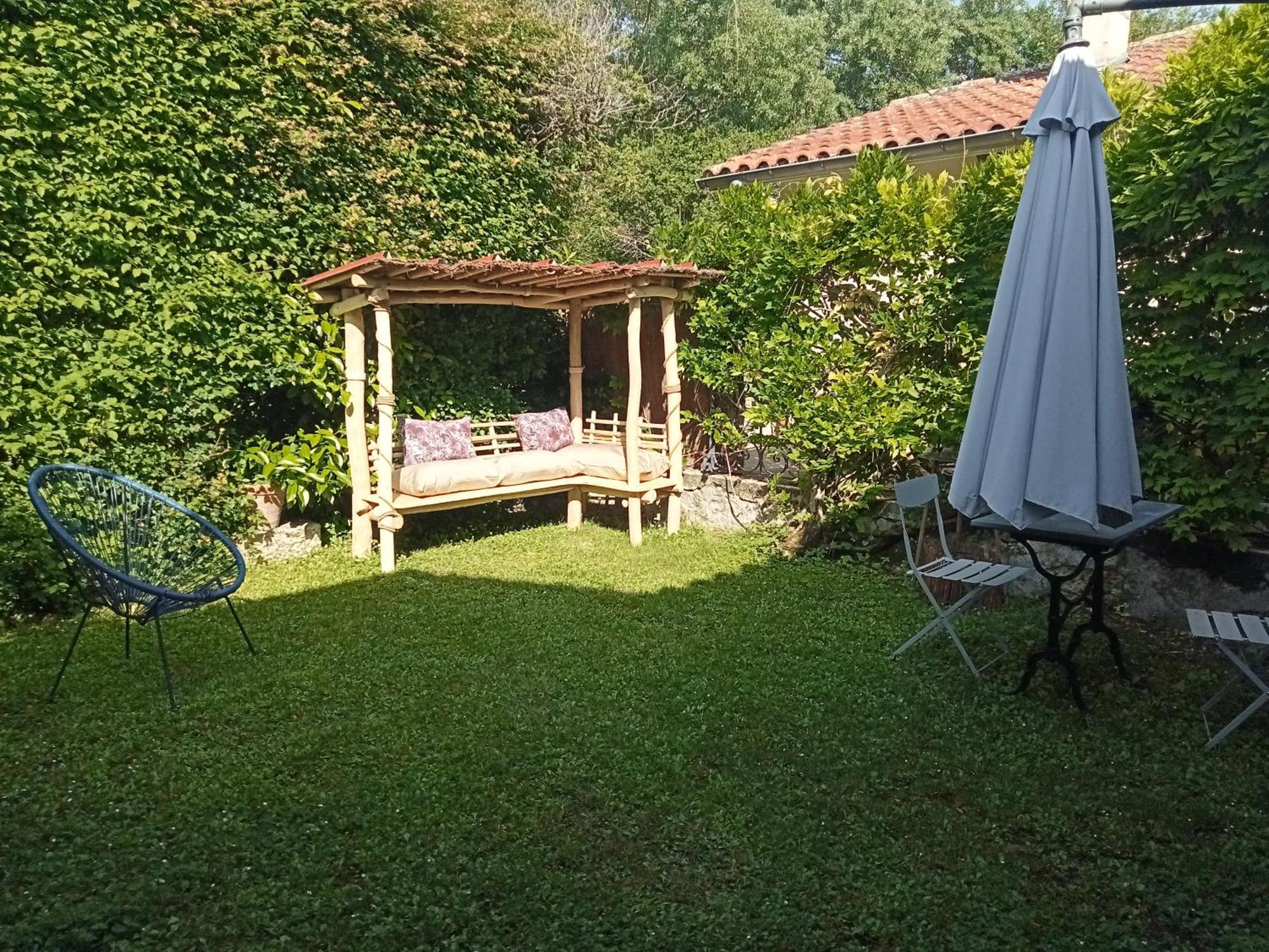 Maison En Pierre Restauree Avec Jardin Ош Екстериор снимка